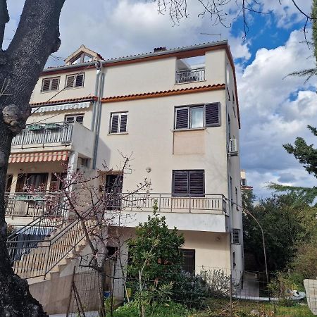Apartments Katarina - New Renovated 罗维尼 外观 照片