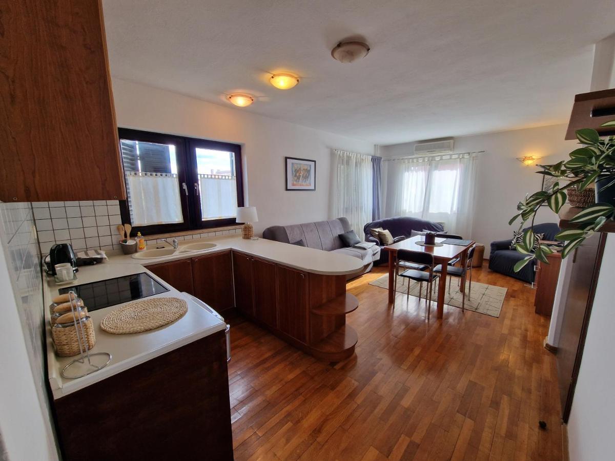 Apartments Katarina - New Renovated 罗维尼 外观 照片