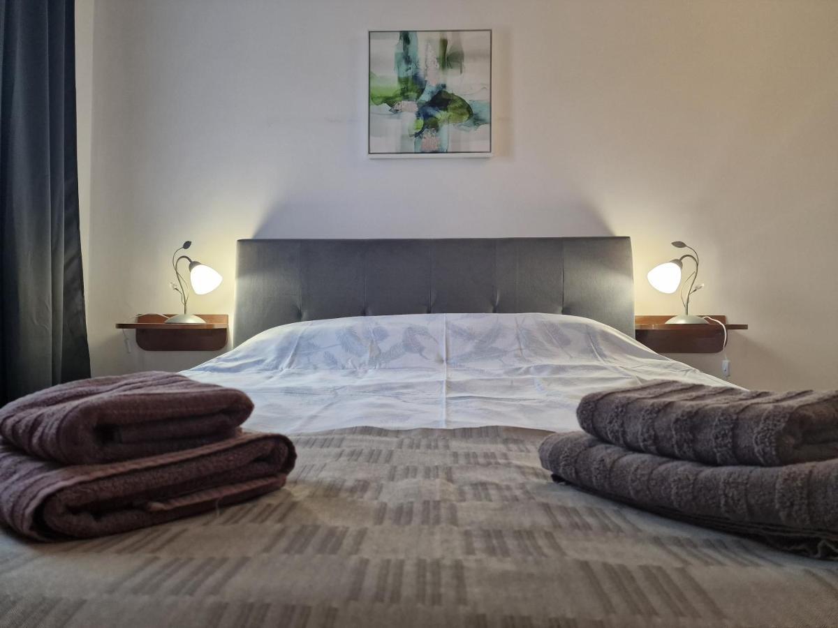 Apartments Katarina - New Renovated 罗维尼 外观 照片