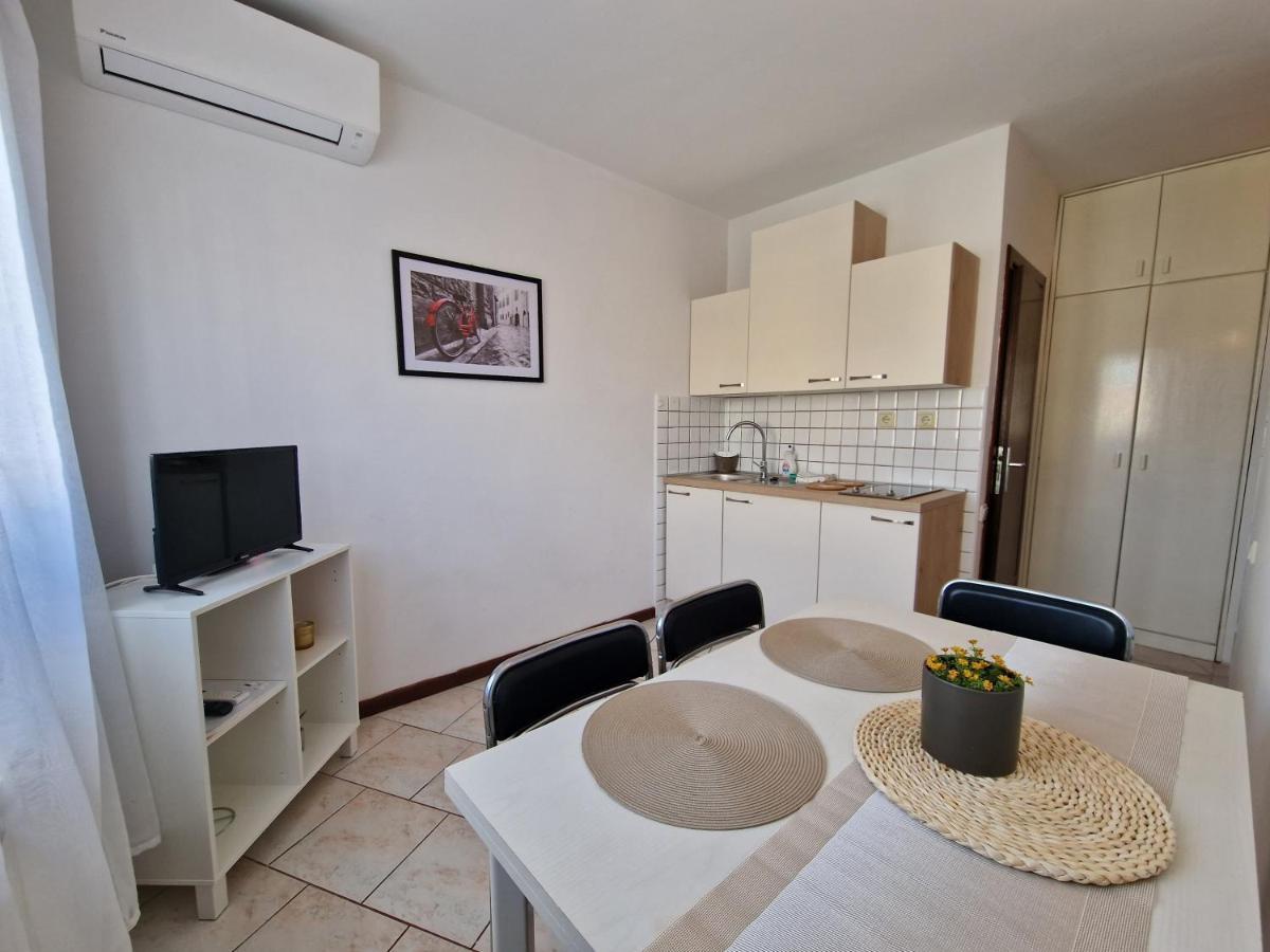 Apartments Katarina - New Renovated 罗维尼 外观 照片