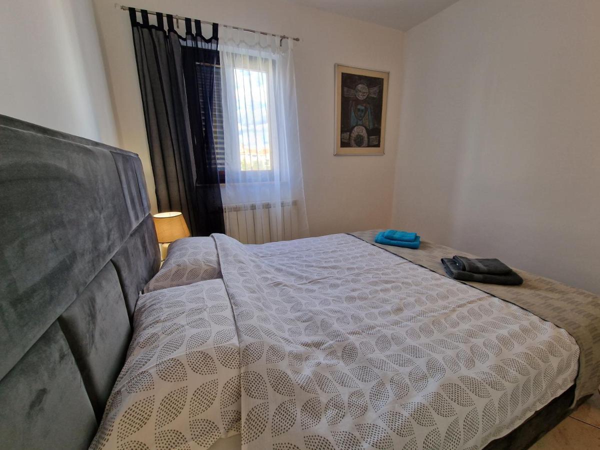 Apartments Katarina - New Renovated 罗维尼 外观 照片