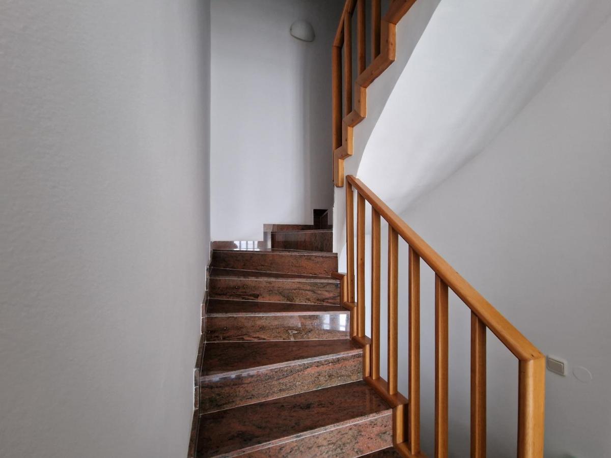Apartments Katarina - New Renovated 罗维尼 外观 照片